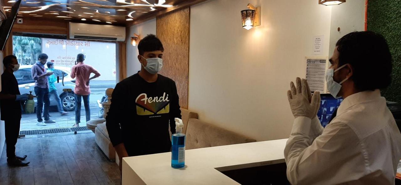 阿米莎国际酒店 苏拉特 外观 照片